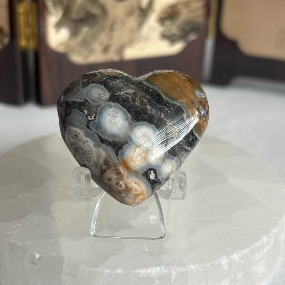 8th vein ocean jasper heart carving